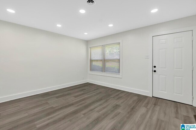 Foto del edificio - 1701 Valley Ave