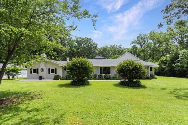 Foto del edificio - 908 Calthrop Neck Rd