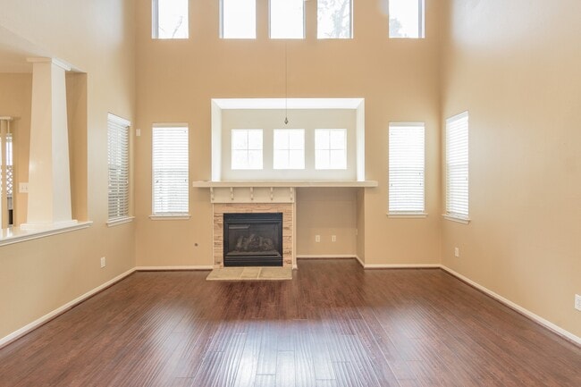 Foto del edificio - 57 Scarlet Woods Ct