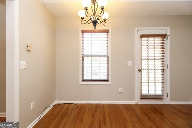 Building Photo - 301 Saddlewood Dr