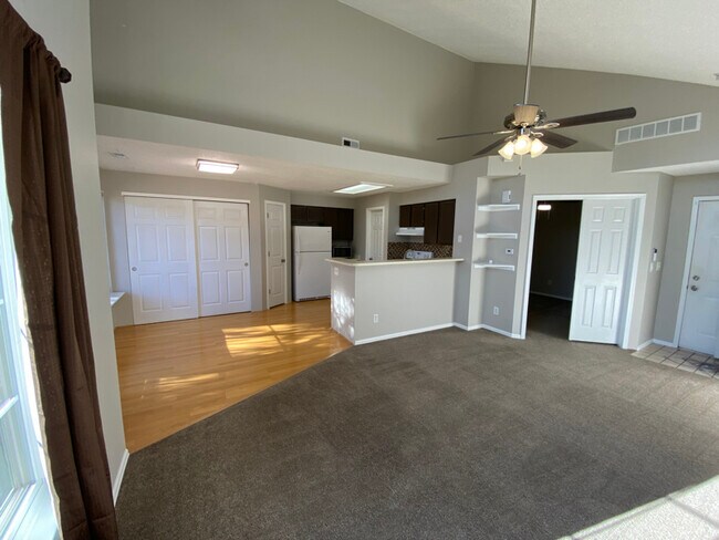 Foto del edificio - 882 S Reed Ct