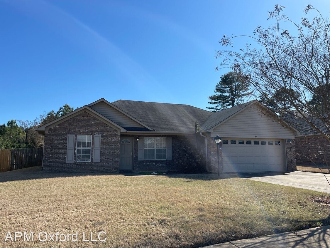 Primary Photo - 3 br, 2 bath House - 110 American Eagle Way