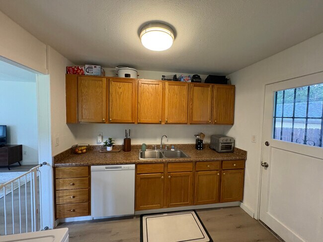 Foto del edificio - 120 National Ave N