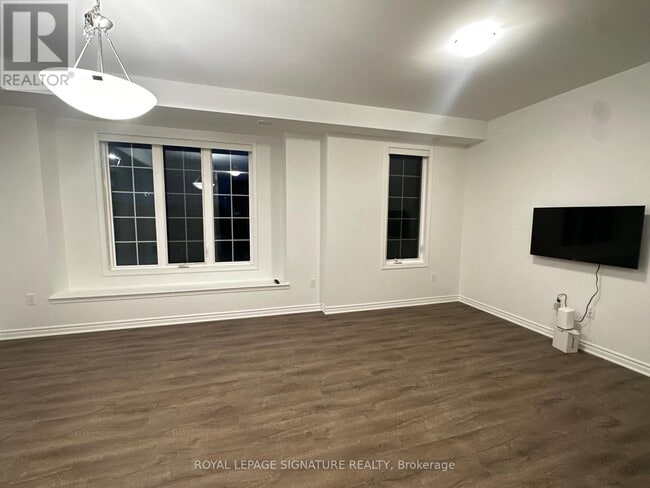 Photo du bâtiment - 1259 Lily Cres