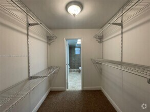 Building Photo - 40 NW 87th Ave