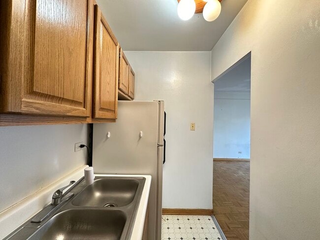 Building Photo - 4180 N Marine Dr