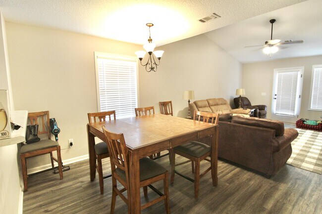 Building Photo - 426 Andover Dr
