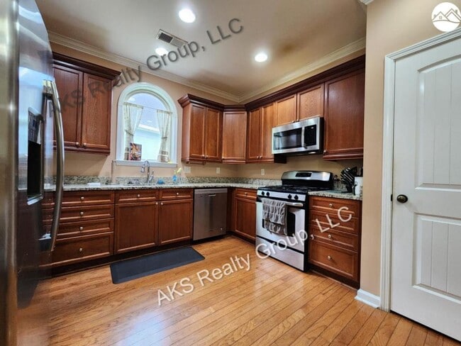 Building Photo - 5020 Melrose Way
