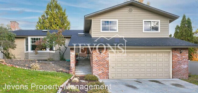 Building Photo - 3 br, 3 bath House - 4703 Surrey Ln