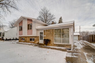 Building Photo - 771 4th Ave