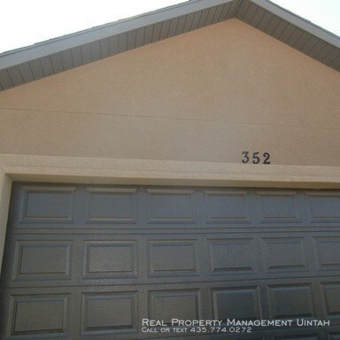 Building Photo - Legacy Meadows Twin Home