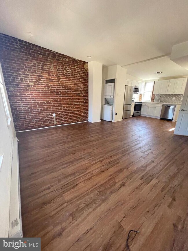 Building Photo - 2534 Poplar St