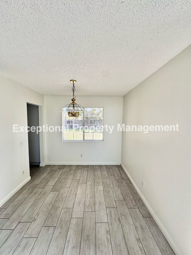 Building Photo - Ready to move in 3 bed 3 bath home!