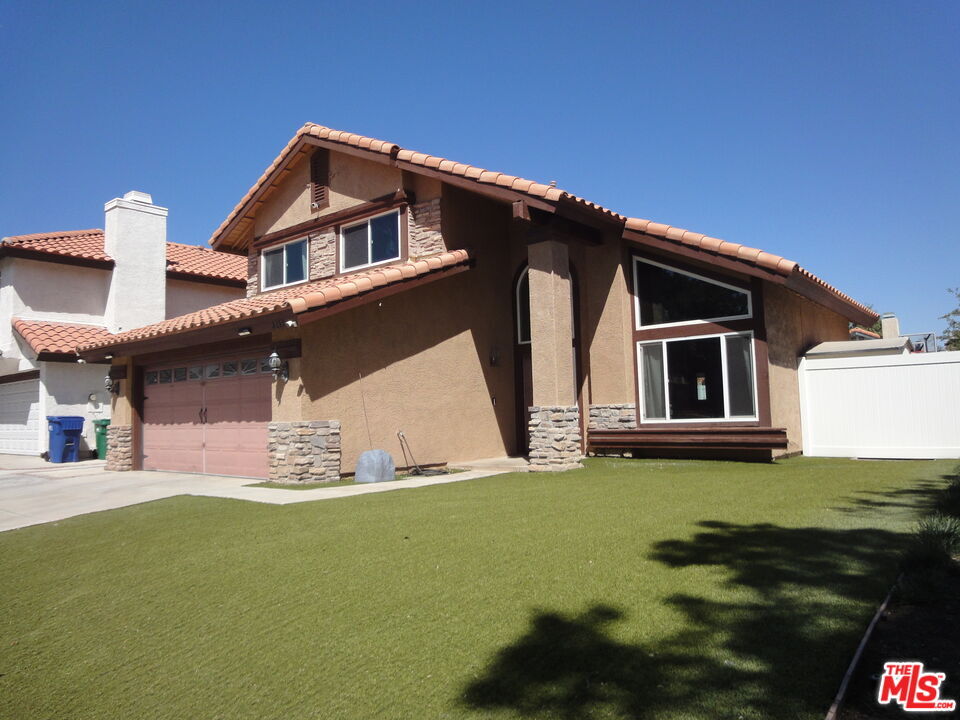 Primary Photo - 3217 Fairfield Ave