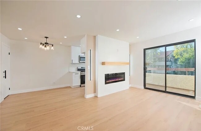 Foto del edificio - 18028 Saratoga Way