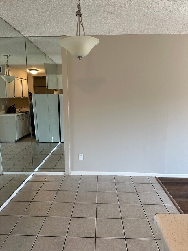 3121 SW Macvicar Ave Unit 204, Topeka, KS 66611 Condo for Rent in