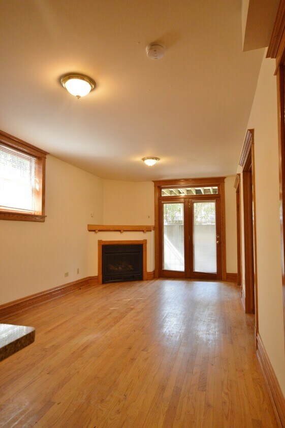 Primary Photo - 3920 N Janssen Ave