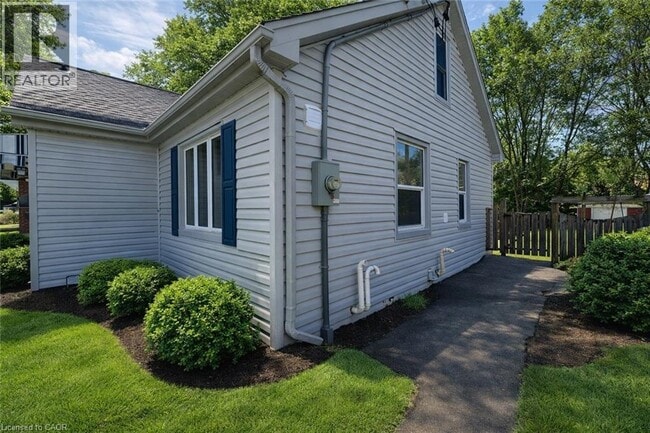 Building Photo - 168 FIFTH Avenue Unit# 2