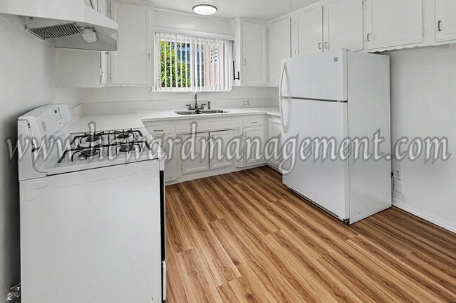 Building Photo - 5551 Kinston Ave