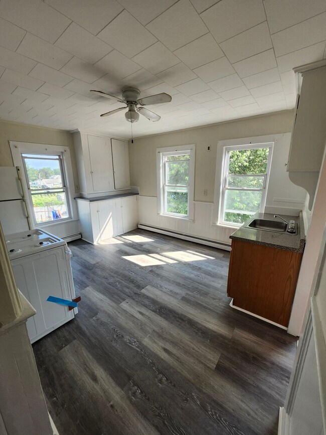 Building Photo - 14 Slater
