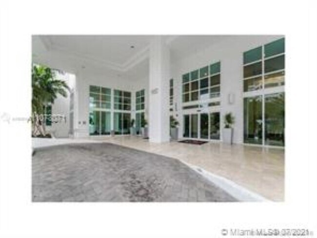 Foto del edificio - 950 Brickell Bay Dr