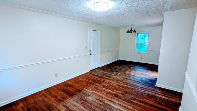 Building Photo - 992 Fairburn Rd SW
