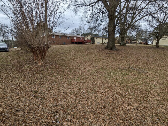 Foto del edificio - 239 Shaw Rd NW