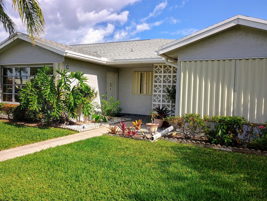 Foto principal - 14716 Canalview Dr