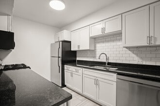 Building Photo - 2020 S Congress Ave