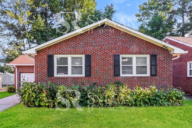 Building Photo - Lease today! No extra charge for contentme...