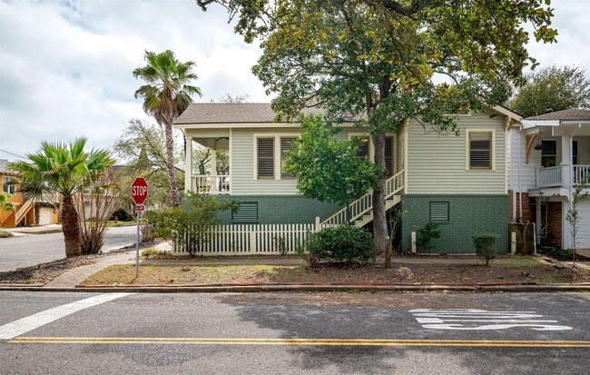 Building Photo - 1301 17th St