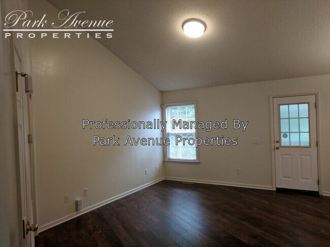 Foto del edificio - 5213 Moss Hill Dr