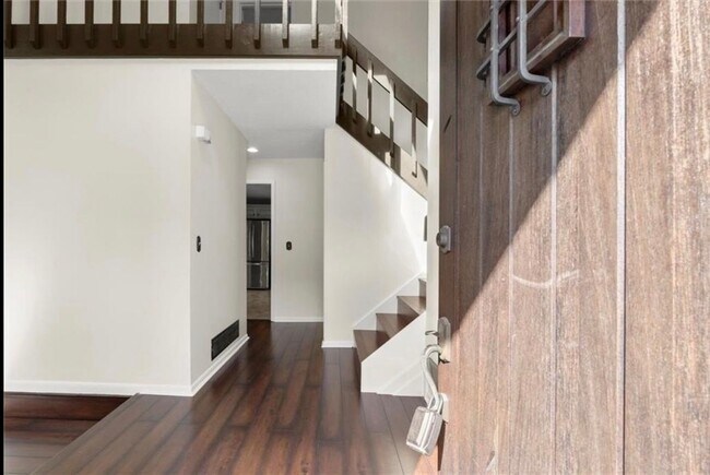 Foto del edificio - 2193 Oakrill Ct