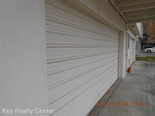Building Photo - 2 br, 1 bath House - 8935 El Mirador Drive #4