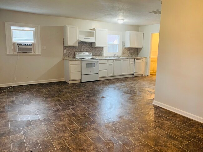 Kitchen - 1829 Calhoun St