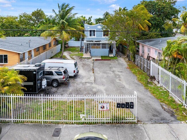 Foto del edificio - 1236 NW 28th St