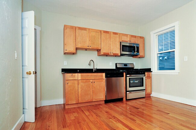 Building Photo - 29 Ridgewood St