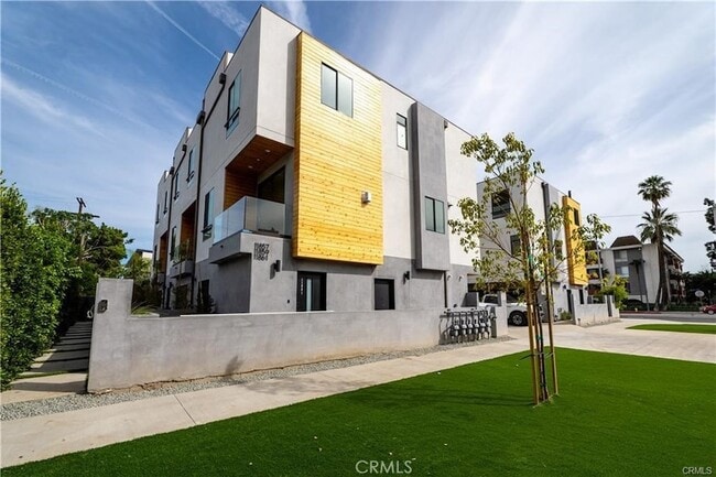 Foto del edificio - 11858 Flower Ln