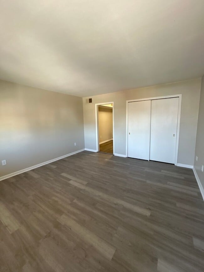 Interior Photo - 3rd,SW,1401