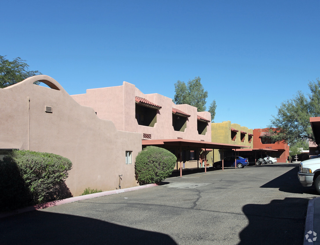 Primary Photo - Hidden Glenn Apartments