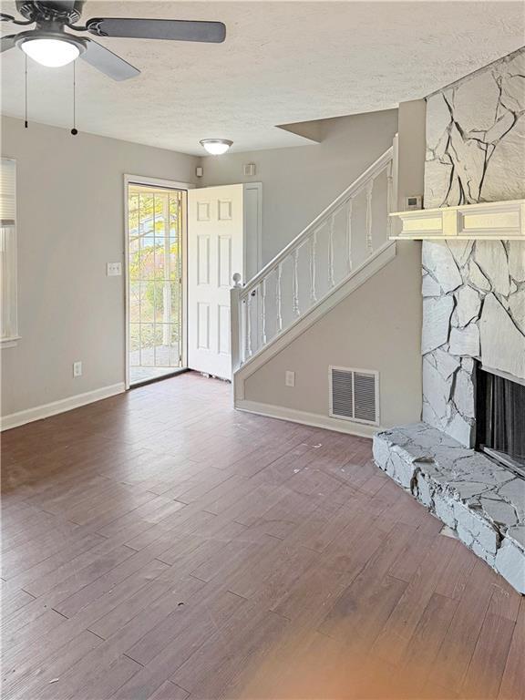 Foto del edificio - 5161 Ridge Forest Dr