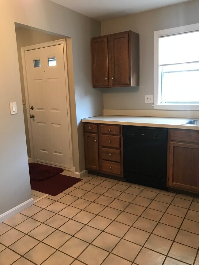 Building Photo - 1336 Cambridge Ct