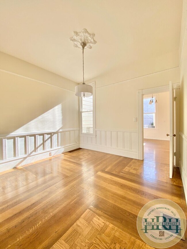 Foto del edificio - Location!! Charming 3 BR | 1.5 BA in the H...