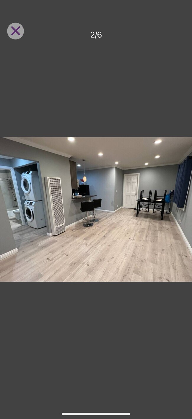 Foto del edificio - 4812 Daisy St
