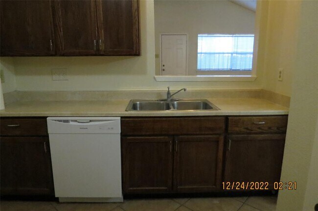 Foto del edificio - 16647 Gold Ridge Ln