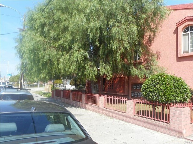 Building Photo - 4321 Lennox Blvd