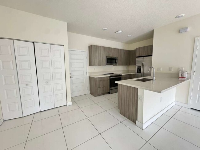 Foto del edificio - 8311 NW 49th St