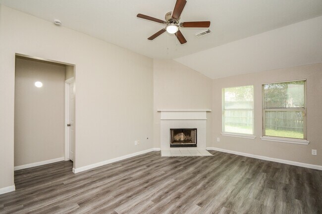 Foto del edificio - 12202 Duane Ct