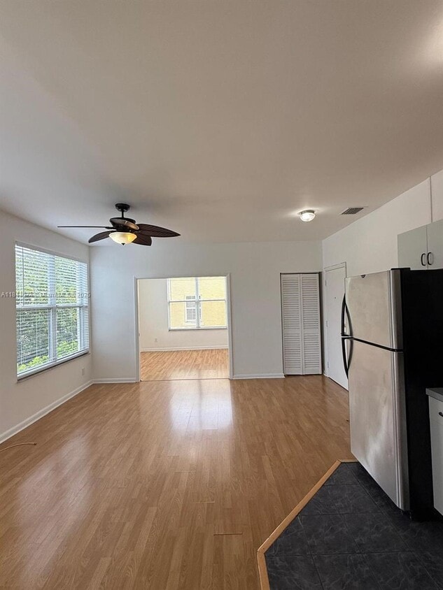 Primary Photo - 4215 Sheridan Ave
