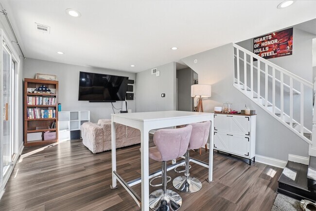 Foto del edificio - 12738 Kenneth Ave